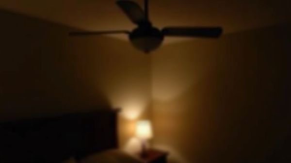 Un ventilateur de plafond dans la chambre : silence et confort de nuit